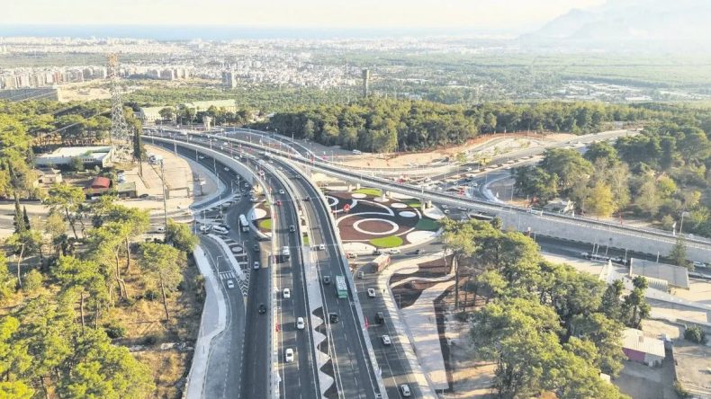 Antalya'nın Trafik Sorunu Hafifliyor