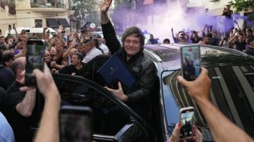 Arjantin&rsquo;de kritik g&uuml;n: Milei&rsquo;nin kaderini belirleyecek se&ccedil;im başlıyor