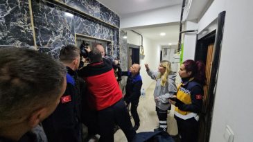 Asans&ouml;rde Mahsur Kaldı, Dakikalar İ&ccedil;inde Kurtarıldı