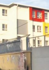 Asıldıkları Kapı &Uuml;zerlerine D&uuml;şt&uuml;