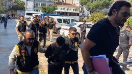 Aydın'da Korkunç Olay: Genç Kıza Sokakta Şiddet Uyguladılar!