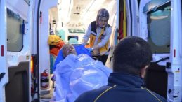 Az daha canından oluyordu… Parkta 5 kişinin saldırısına uğradı, 11 yerinden bıçaklandı