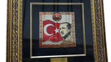 Bah&ccedil;eli&rsquo;den Erdoğan&rsquo;a &Ouml;zel Bir Hediye