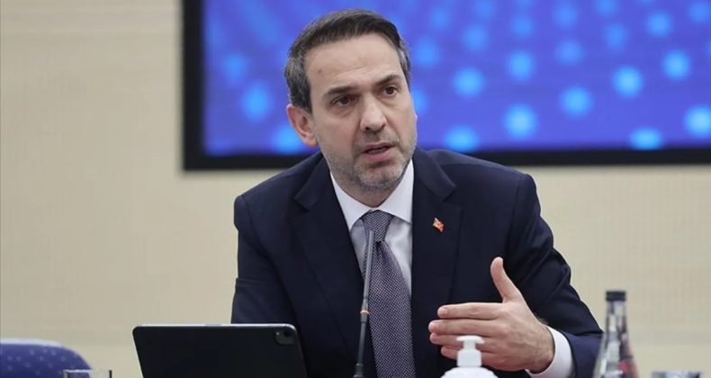 Bakan Bayraktar, Enerji Haftası için Rusya’ya gitti