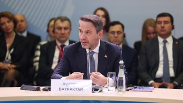 Bakan Bayraktar: N&uuml;kleer enerjiyi k&uuml;resel bir k&ouml;pr&uuml; haline getirmeye kararlıyız