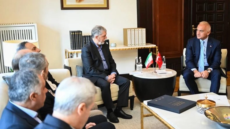 Bakan Ersoy, İran Kültür ve İslami İrşad Bakanı Salihi ile Görüşme Gerçekleştirdi