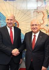 Bakan G&uuml;ler, İngiltere Savunma Bakanı Healey ile G&ouml;r&uuml;şt&uuml;