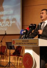 Bakan Tekin: Fedak&acirc;rlığı sanatla &ouml;ğretiyoruz
