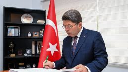 Bakan Tun&ccedil;, B&uuml;kreş T&uuml;rk Şehitliği&rsquo;ni Ziyaret Etti