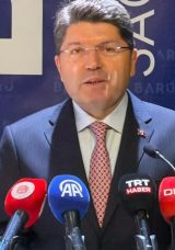 Bakan Tun&ccedil;: Gazze&rsquo;de insanlık &ccedil;ocukların a&ccedil;lıktan &ouml;ld&uuml;ğ&uuml; bir d&uuml;nyayı g&ouml;rd&uuml;