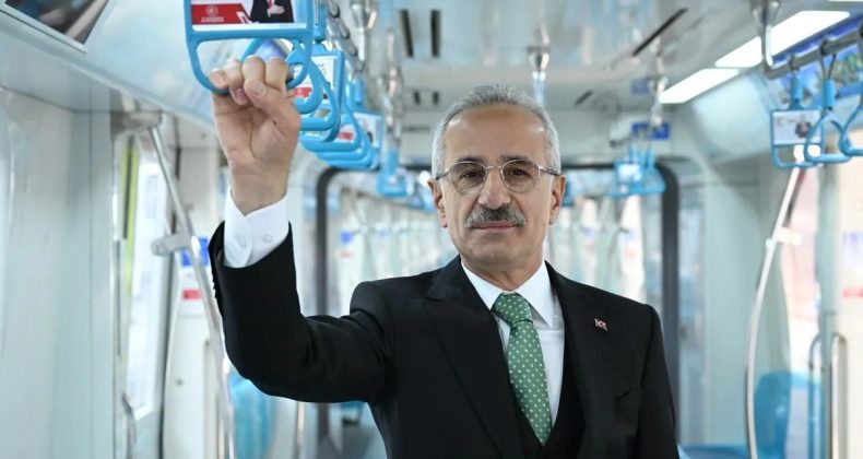 Bakan Uraloğlu'dan Müjde: Cumhuriyet Bayramı'nda Ulaşım Ücretsiz!