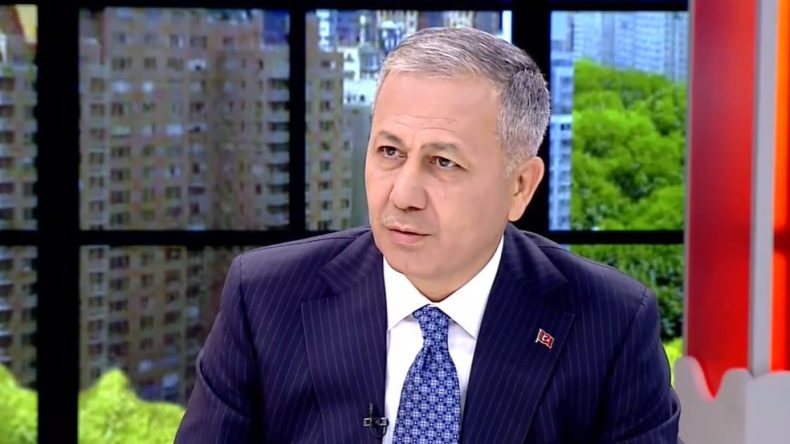 Bakan Yerlikaya Canlı Yayında Duyurdu: Trafikte Yaka Kamerası Dönemi Başlıyor!