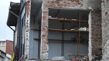 Balıkesir'de Deprem B&ouml;lgesinden Yeni G&ouml;r&uuml;nt&uuml;ler
