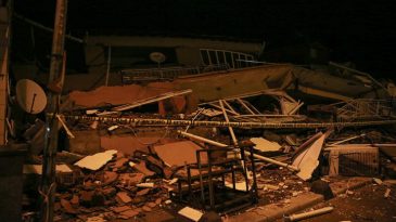 Balıkesir&rsquo;in Sındırgı İl&ccedil;esi&rsquo;nde 6.1 B&uuml;y&uuml;kl&uuml;ğ&uuml;nde Deprem Meydana Geldi