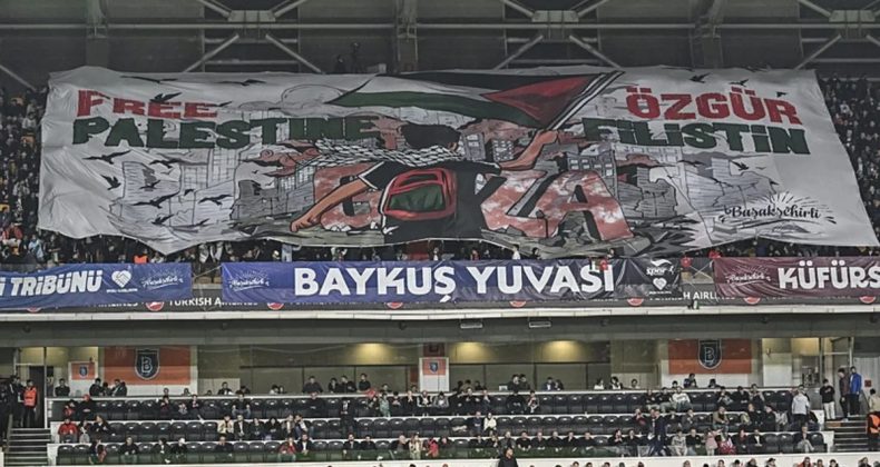 Başakşehir Taraftarından Filistin'e Destek!