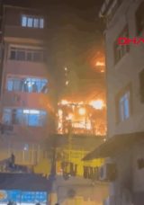 Beyoğlu'ndaki Kız İsteme T&ouml;reni Korku Dolu Anlar Yaşattı: Havai Fişek Yangın &Ccedil;ıkardı, 6 Kişilik Aile Kurtarıldı!