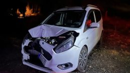 Bingöl'de Kamyonet ve Hafif Ticari Araç Çarpıştı: İki Kişi Yaralandı!