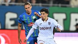 Bouchouari: "Bir futbolcunun yaşayabileceği en güzel şey futbol oynamaktır"