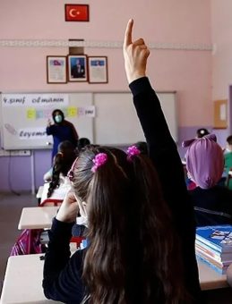 Bugün okullar tatil mi, yarım gün mü olacak? 28 Ekim Salı günü okulların son durumu gündemde!