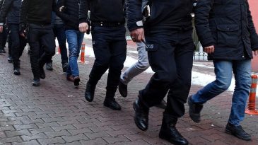 Bursa Merkezli 6 İlde Su&ccedil; &Ouml;rg&uuml;tlerine ve Silah Ticareti Operasyonları: 16 Zanlı Tutuklandı