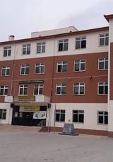 Bursa'da Okul Bah&ccedil;esinde Gasp Teşebb&uuml;s&uuml;: M&uuml;d&uuml;r Yardımcısının Burnu Kırıldı!