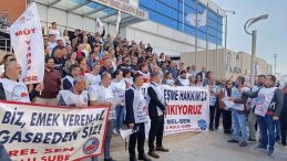 Çiğli'de Önce İşçiler Şimdi de Memurlar Ayaklandı