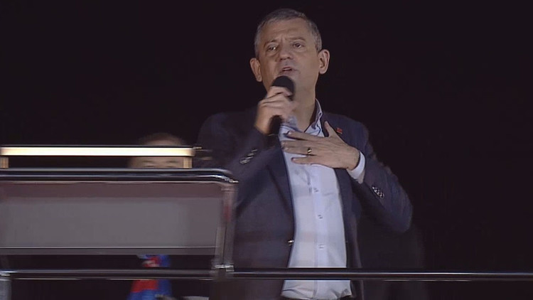 CHP Genel Başkanı Özel, Sarıyer Mitinginde Konuştu