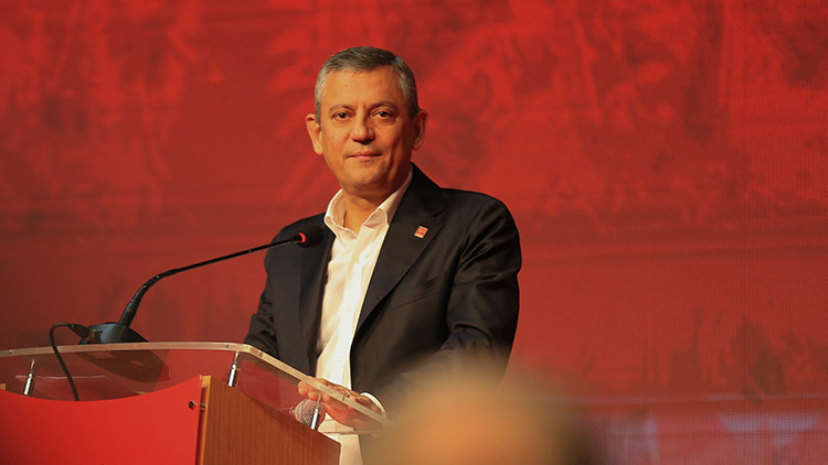 CHP Genel Başkanı Özgür Özel, Manisa İl Kongresi'nde Açıklamalarda Bulundu