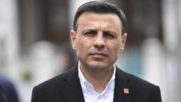 CHP İstanbul İl Başkanı Özgür Çelik, Mazbatasını Törensiz Aldı