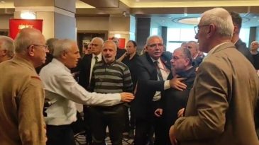 CHP Kongresinde Arbede! Yaralılar Var