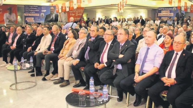 CHP Kongresinde Gergin Anlar Yaşandı