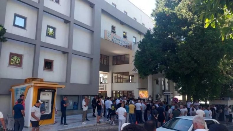 CHP'li Manavgat Belediyesi'ne Rüşvet Baskını: 24 Kişi Gözaltına Alındı!