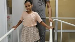 CHP’li Belediyenin Kaderine Terk Ettiği Rukiye Emine Protez Bacağına Kavuştu