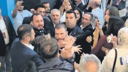 CHP’nin Kongrelerinde Değişmeyen Manzara: Yumruksuz Olan Yok