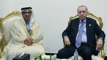 Cumhurbaşkanı Erdoğan Mısır'da Diplomatik G&ouml;r&uuml;şmelerde Bulundu