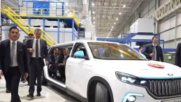 Cumhurbaşkanı Erdoğan, tank törenine özel tasarım TOGG ile geldi