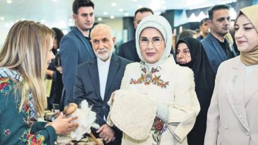 Değerlerimizi Koruyarak İlerlemeliyiz