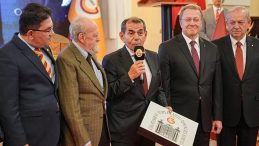 Dursun Özbek'in Duygusal Anları: "Bu Anı Defteri Çok Kıymetli"