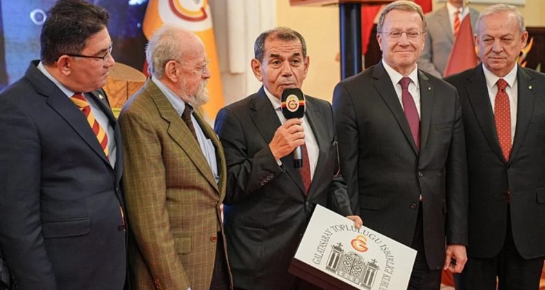 Dursun Özbek'in Duygusal Anları: "Bu Anı Defteri Çok Kıymetli"