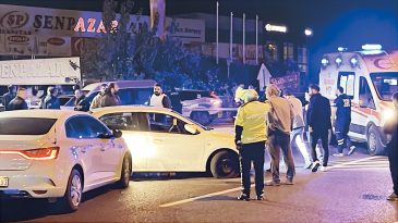 Edremit'te Korkun&ccedil; Gece… 2 Kişi Hayatını Kaybetti, 2'si Polis 7 Kişi Yaralandı
