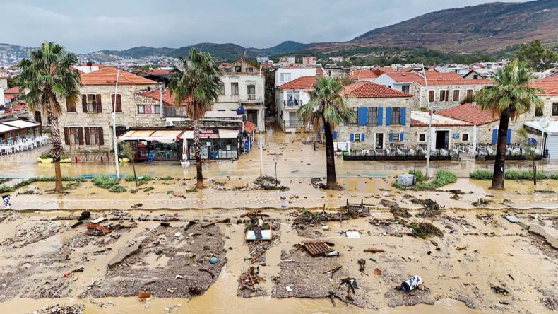 Ege Bölgesi'nde Şiddetli Sağanak Etkili Oldu