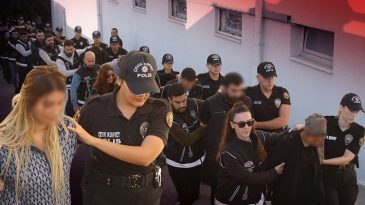 Elebaşları Yunanistan'da Tutuklu! İşlemedikleri Su&ccedil; Yok… Kanlı Şebekeye Darbe: 96 &Uuml;yesi Tutuklandı