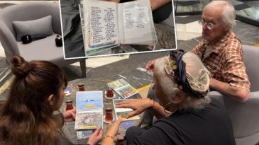 Emekli olduktan sonra d&uuml;nya turuna &ccedil;ıktılar! Tam 50 &uuml;lke gezdiler yine T&uuml;rkiye'ye geldiler | '&Ouml;zellikle onları &ccedil;ok seviyorum'