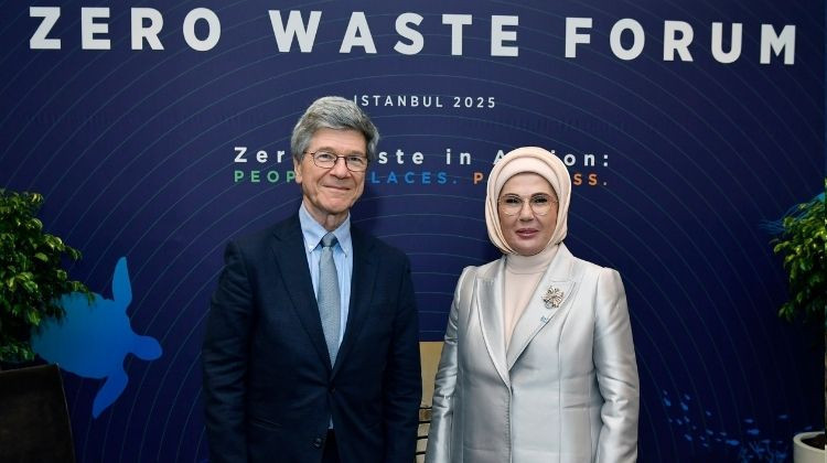 Emine Erdoğan, BM Sürdürülebilir Kalkınma Çözümleri Ağı Başkanı Sachs ile görüştü