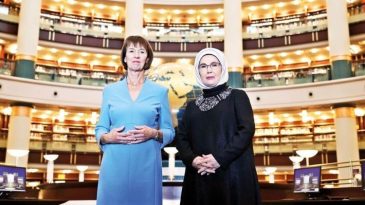 Emine Erdoğan Davet Etti, Merz'in Eşi de Geldi