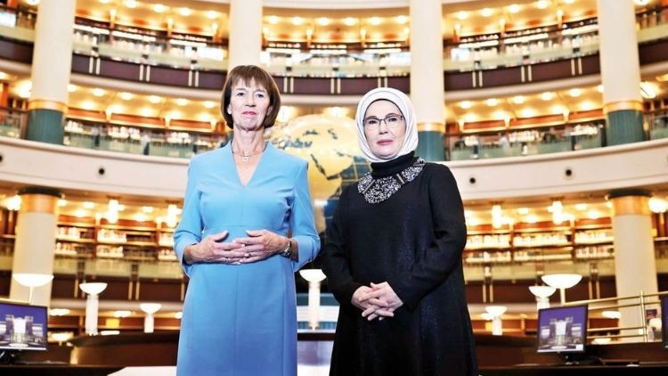 Emine Erdoğan Davet Etti, Merz'in Eşi de Geldi