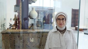 Emine Erdoğan, Umman&rsquo;daki Ulusal M&uuml;ze&rsquo;yi Ziyaret Etti
