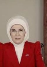 Emine Erdoğan, VakıfBank Sanat Galerisi&rsquo;nin a&ccedil;ılışını yaptı