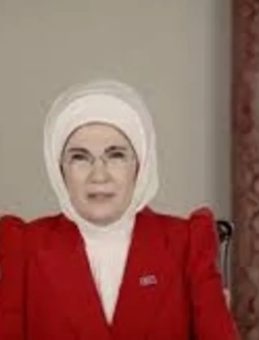 Emine Erdoğan, VakıfBank Sanat Galerisi’nin açılışını yaptı