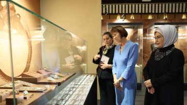 Emine Erdoğan'dan "Arkeolojinin Altın &Ccedil;ağı Sergisi" Paylaşımı